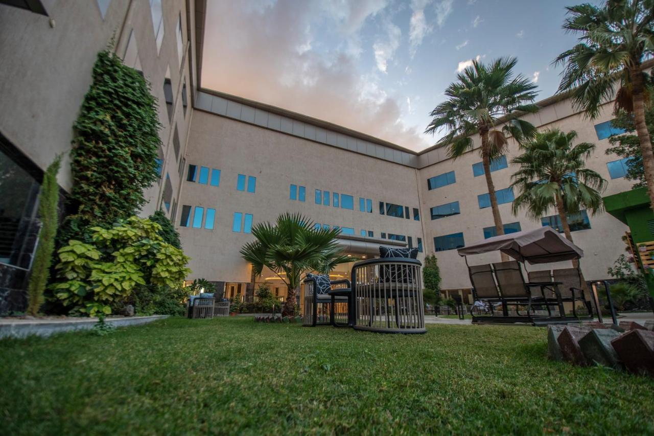 The District Hotel Najran Exterior foto
